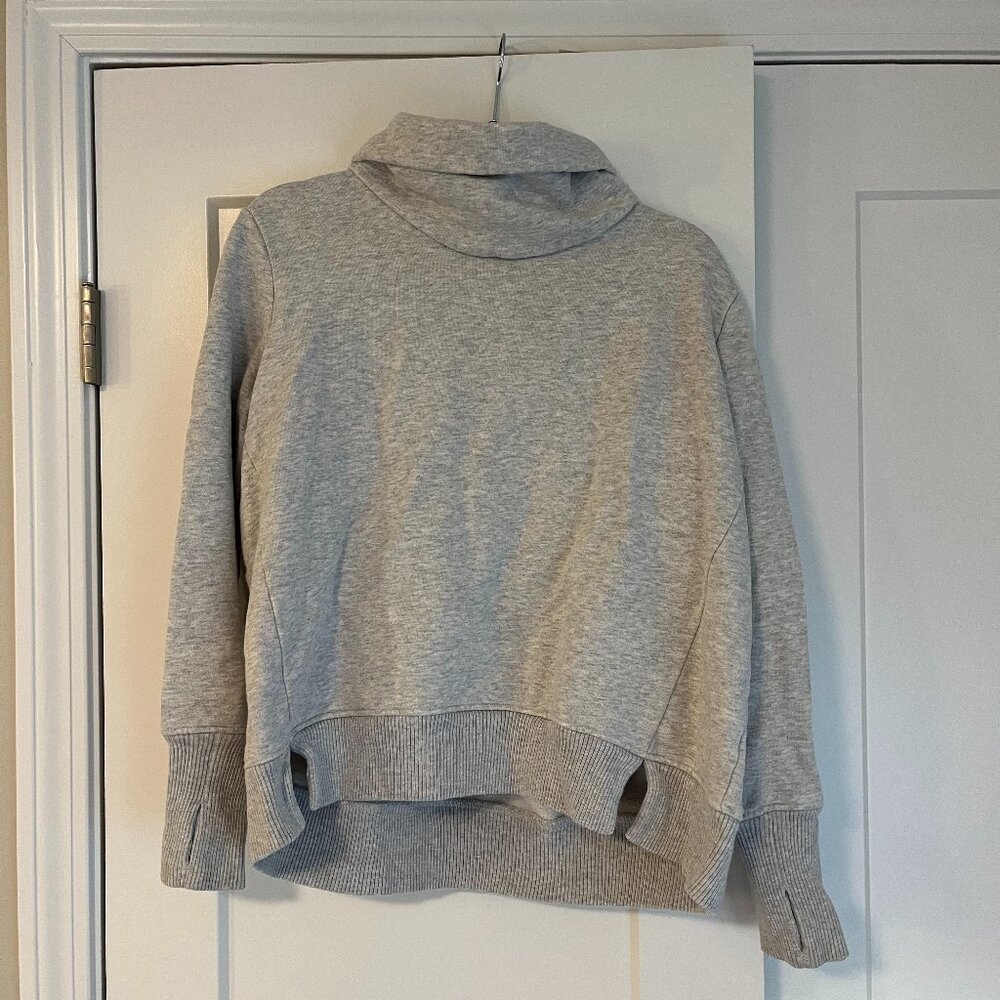 Athleta Cowl Neck Sweatshirt with Thumbholes | SIze M